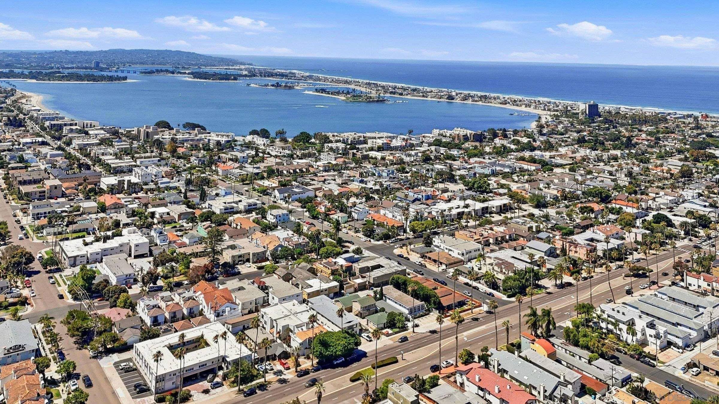 1522-24 Hornblend, San Diego, California, 92109