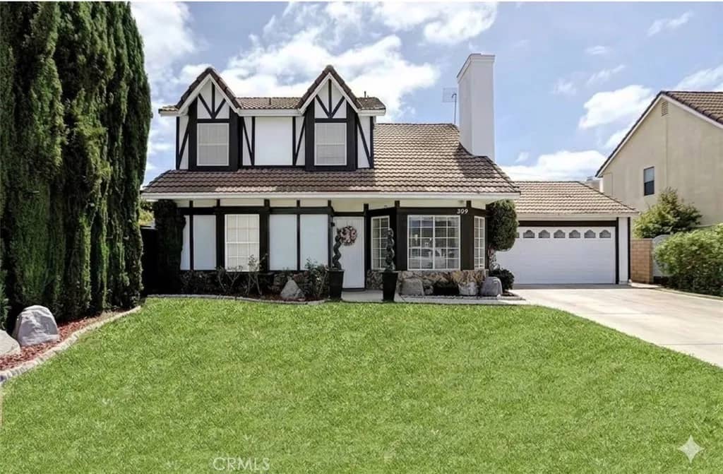 309 Burlington, Santa Ana, California, 92704
