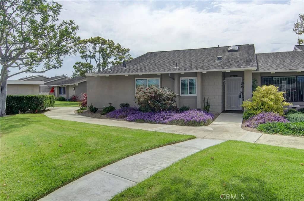 8566 Trinity Circle 816D, Huntington Beach, California, 92646