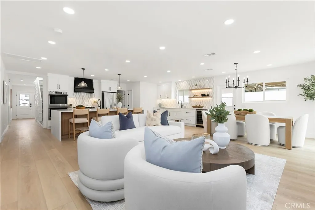 394 Magnolia Street, Costa Mesa, California, 92627
