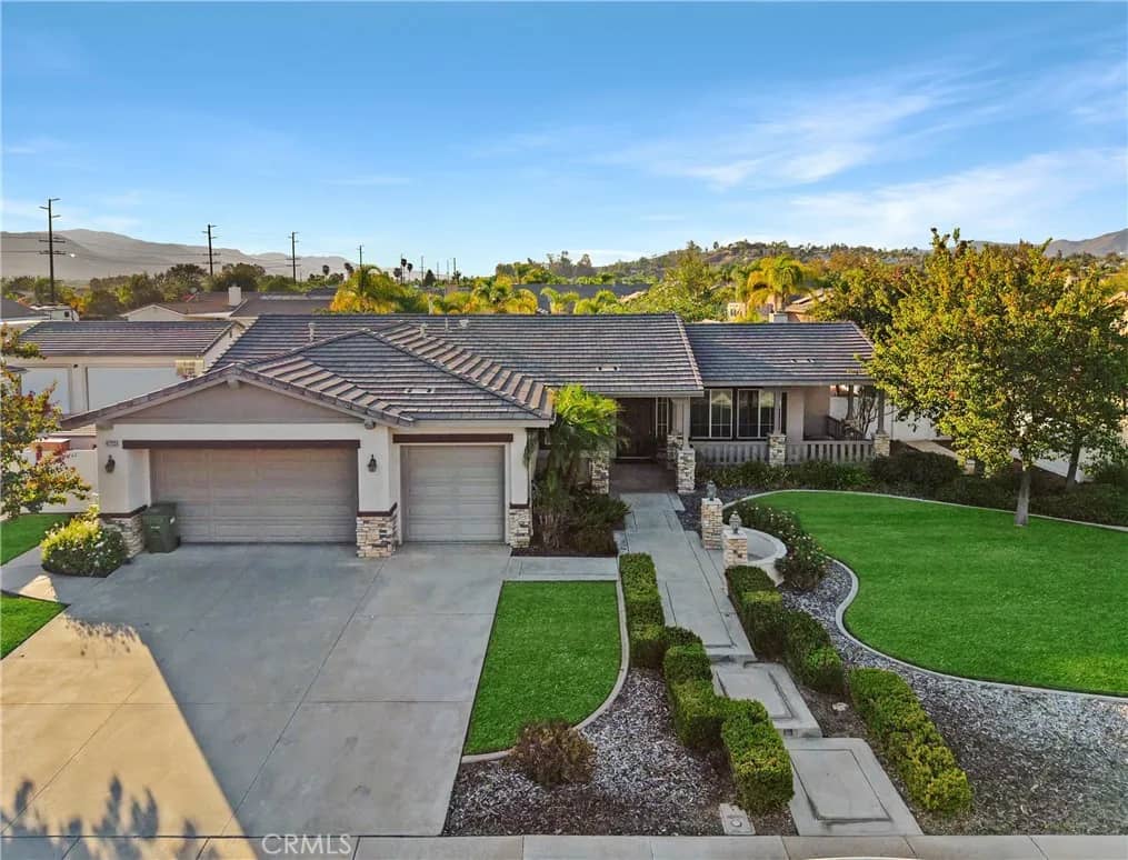 41733 Hollister, Murrieta, California, 92562