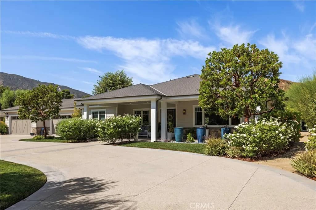 26185 Ravenhill Road, Canyon Country, California, 91387