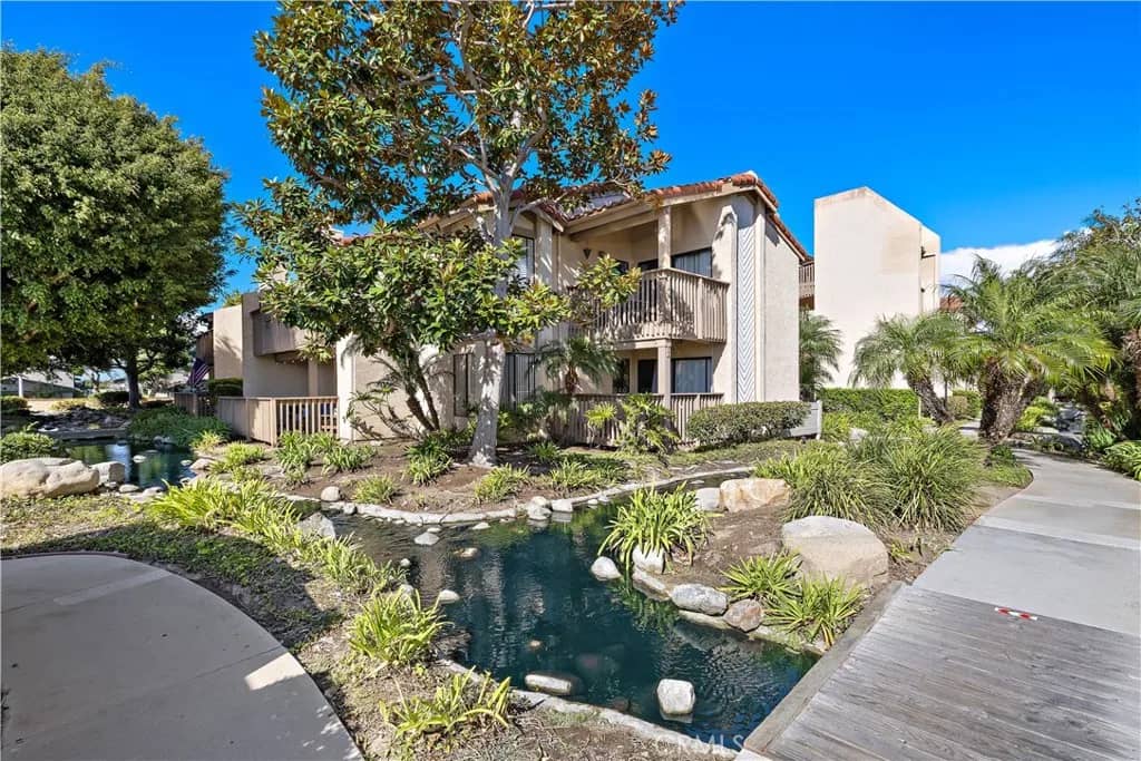 16512 Blackbeard Lane 204, Huntington Beach, California, 92649