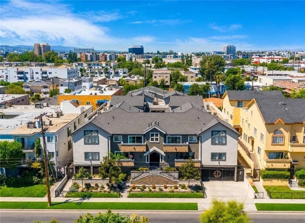 5325 Denny, Los Angeles, California, 91601
