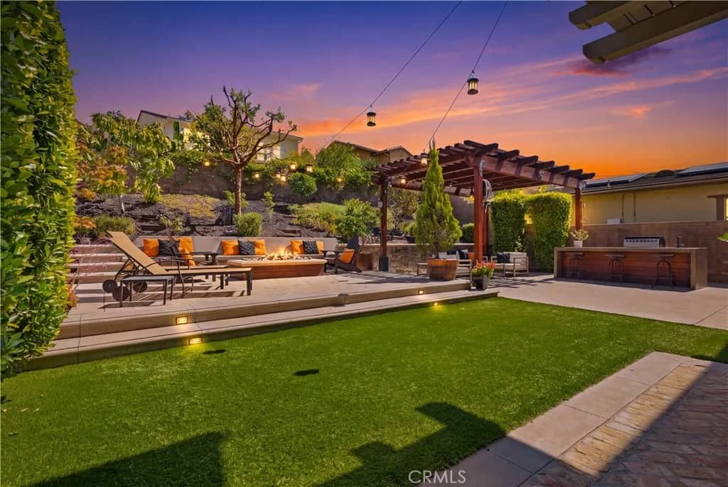 6 Intriga Court, Rancho Mission Viejo, California, 92694