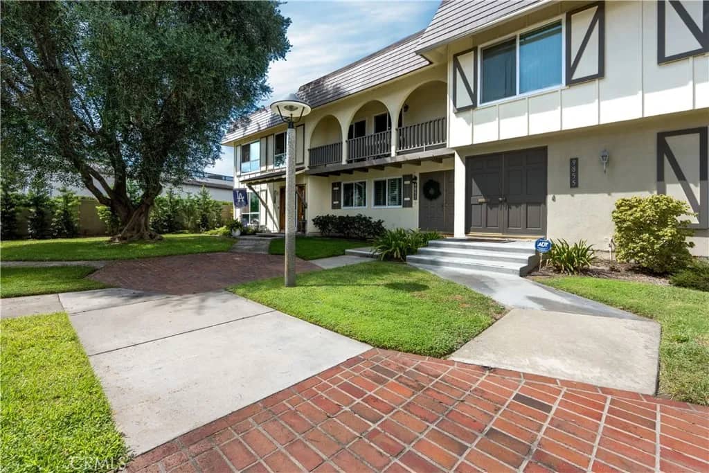9857 Via Sonoma, Cypress, California, 90630