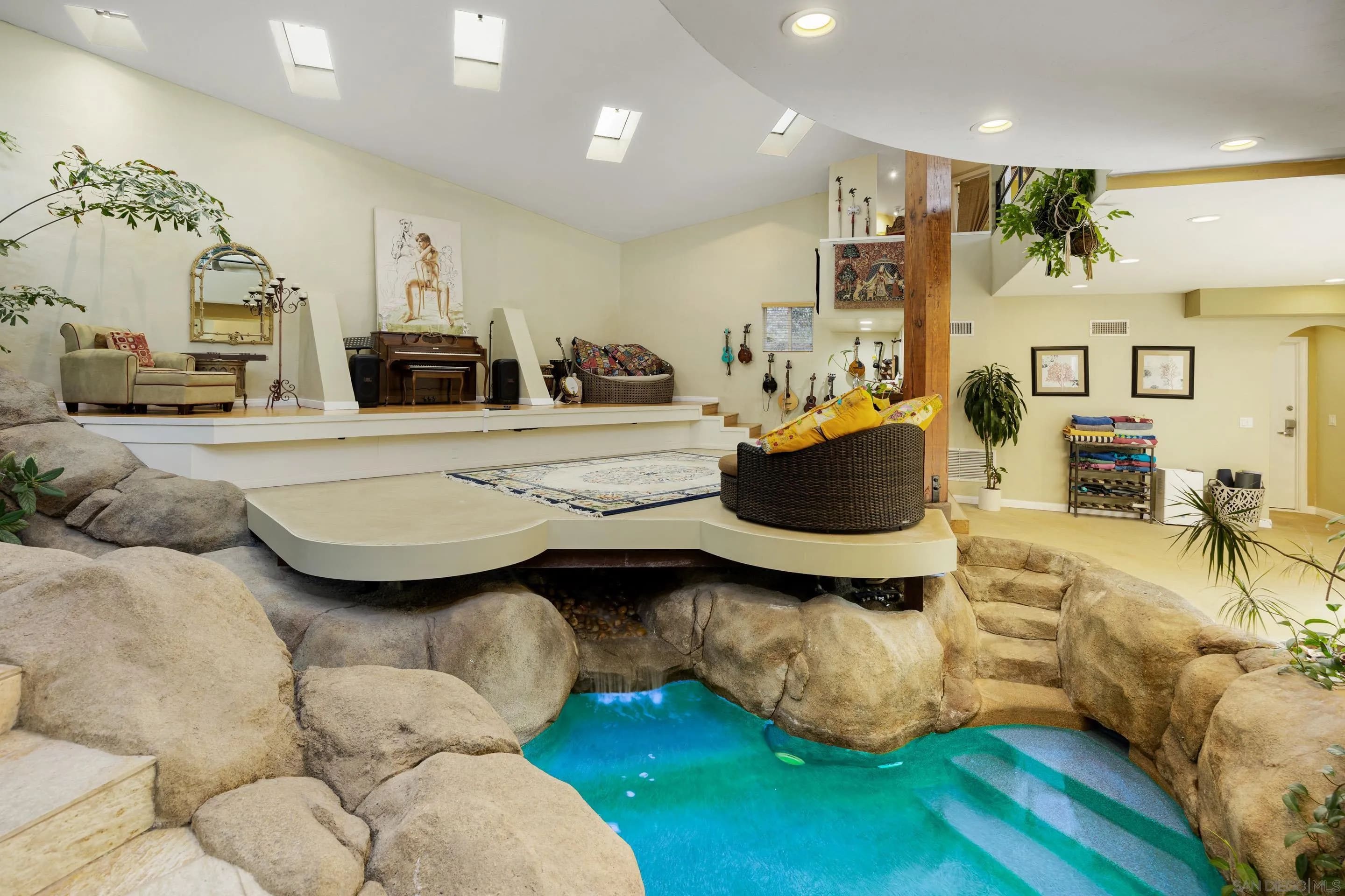 1876 Sefton Place, San Diego, California, 92107