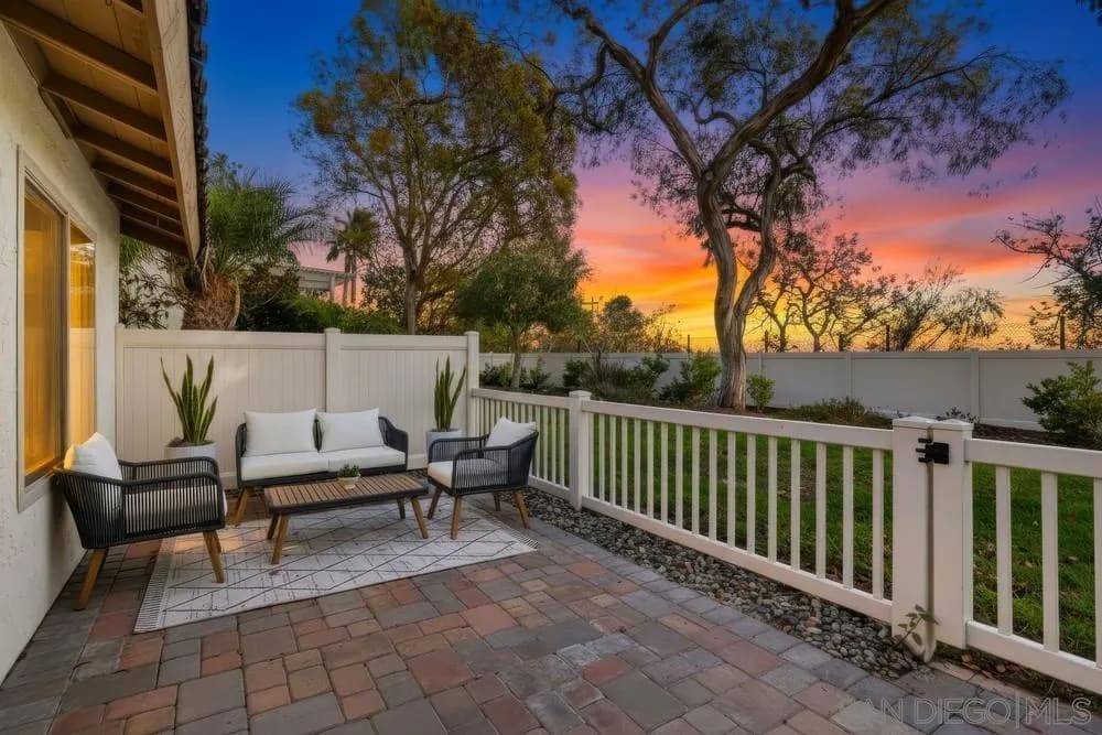 319 Volney Lane, Encinitas, California, 92024