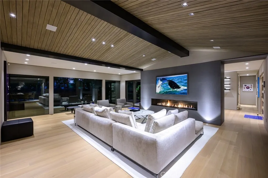 8808 Thrasher Avenue, Los Angeles, California, 90069