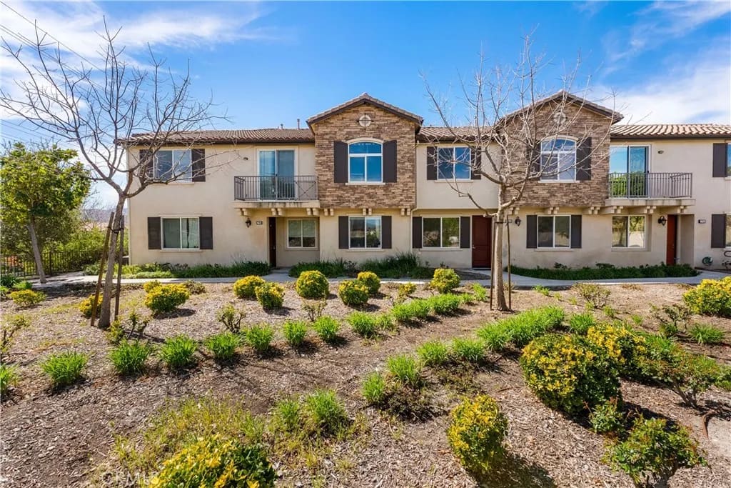 27968 Avalon, Canyon Country, California, 91351