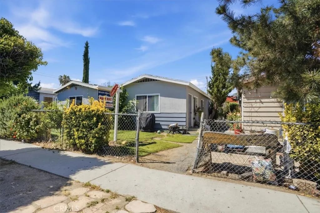 24047 Arch Street, Newhall, California, 91321