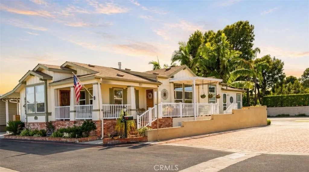 16401 Napili Lane, Huntington Beach, California, 92649