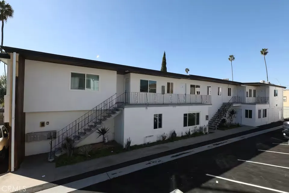 1441 S Cloverdale, Los Angeles, California, 90019