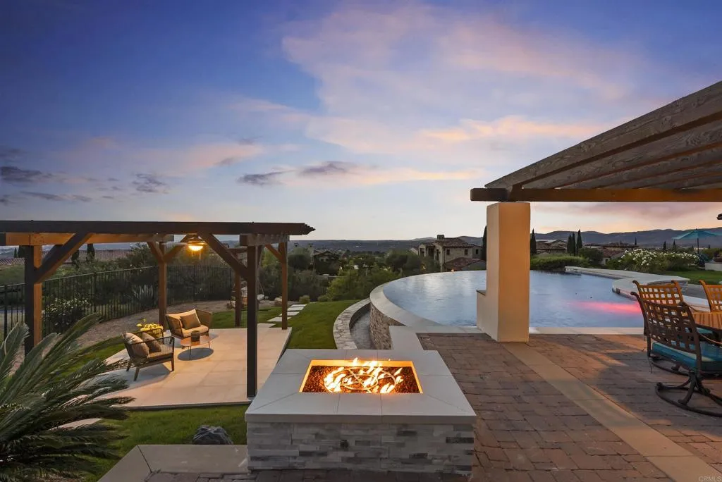 8062 Entrada De Luz E, San Diego, California, 92127