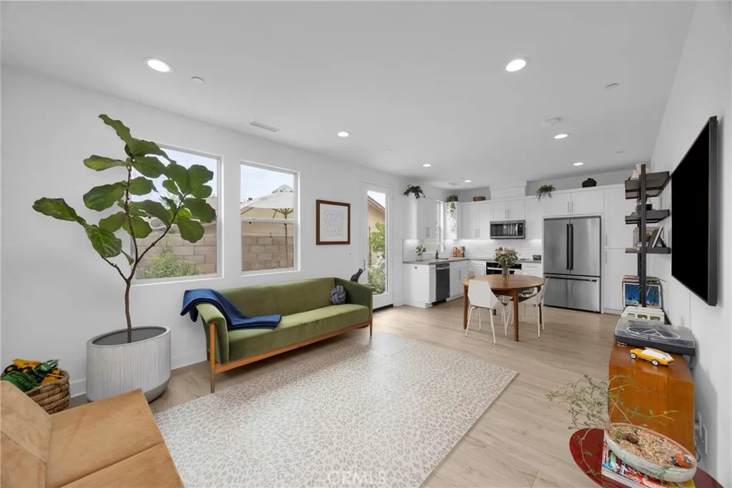 17544 Cameron 102, Huntington Beach, California, 92647