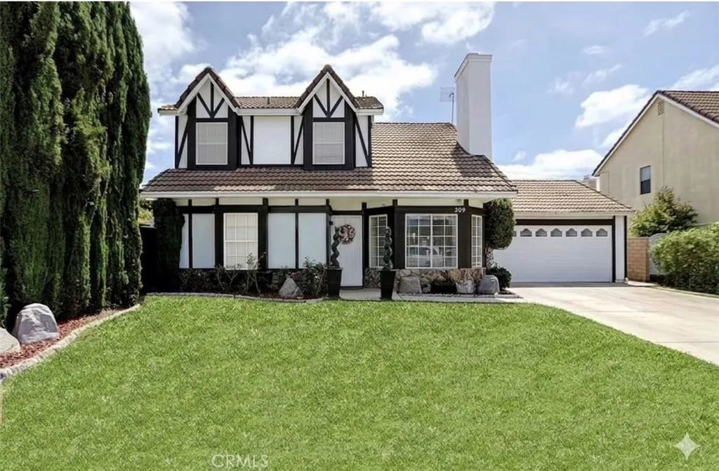 309 Burlington, Santa Ana, California, 92704