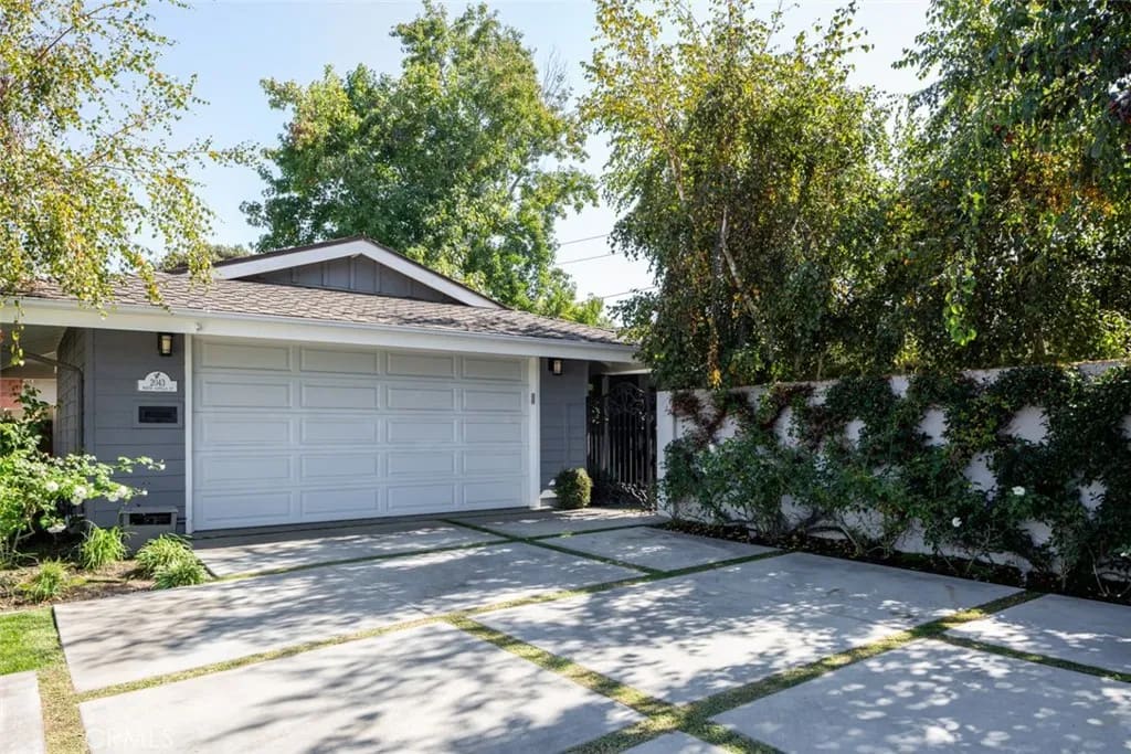 2043 N Capella Court, Costa Mesa, California, 92626