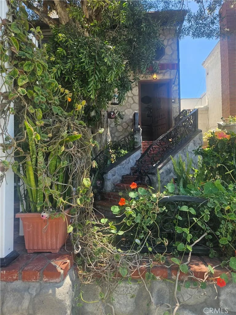 306 6th, Huntington Beach, California, 92648