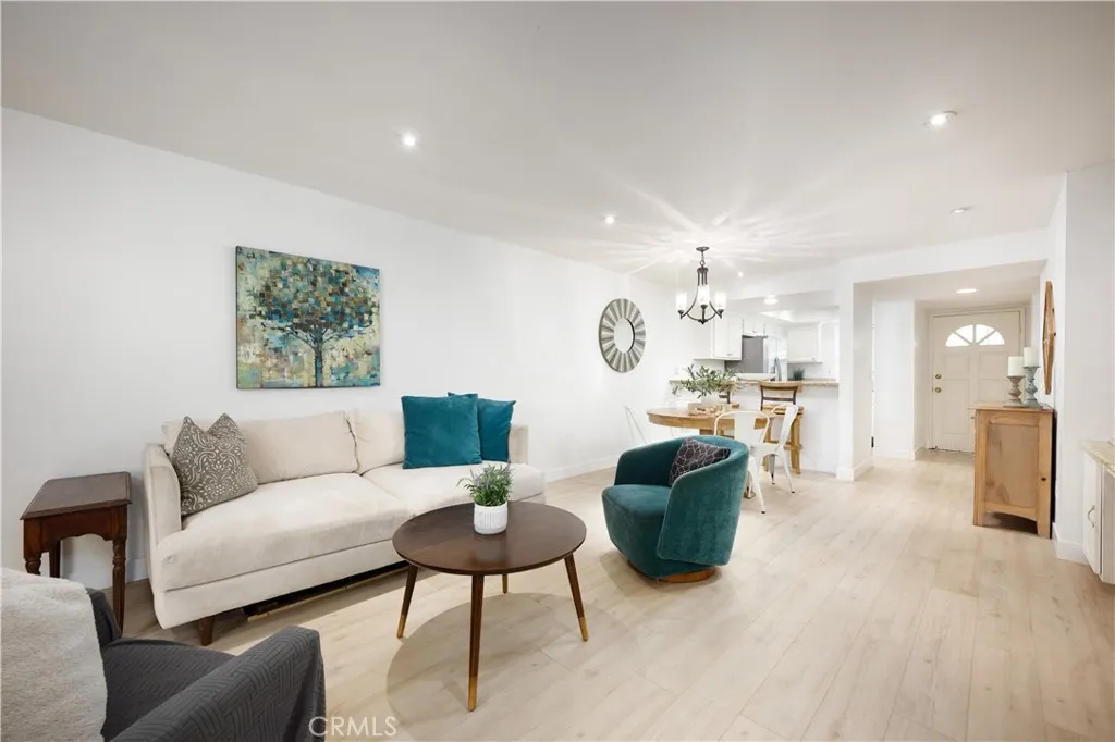 4682 Warner C110, Huntington Beach, California, 92649