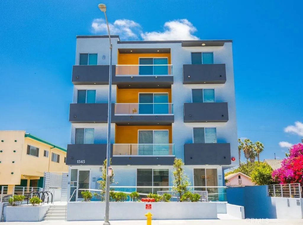 1545 S Fairfax, Los Angeles, California, 90019
