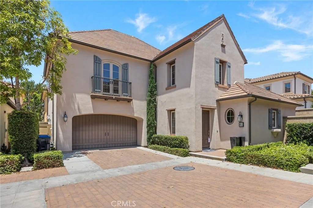 61 Bloomington, Irvine, California, 92620
