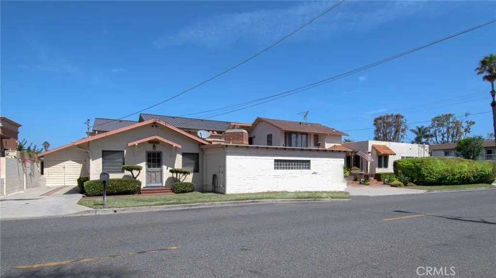 2209 Elden Avenue, Costa Mesa, California, 92627