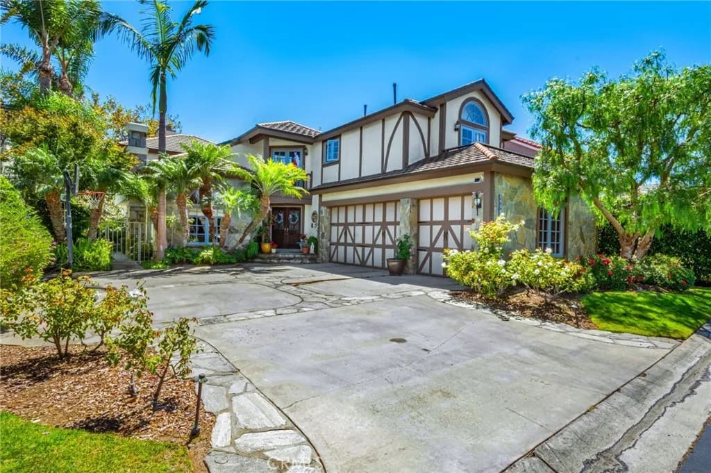 19381 Woodlands Dr, Huntington Beach, California, 92648