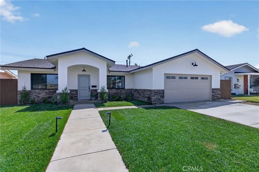 19352 Brookhurst, Huntington Beach, California, 92646