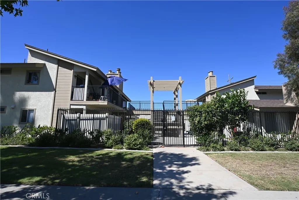 810 Center Street, Costa Mesa, California, 92627