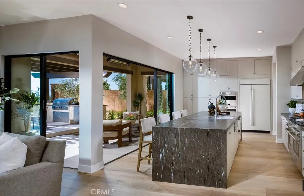 404 Milpas, Irvine, California, 92602