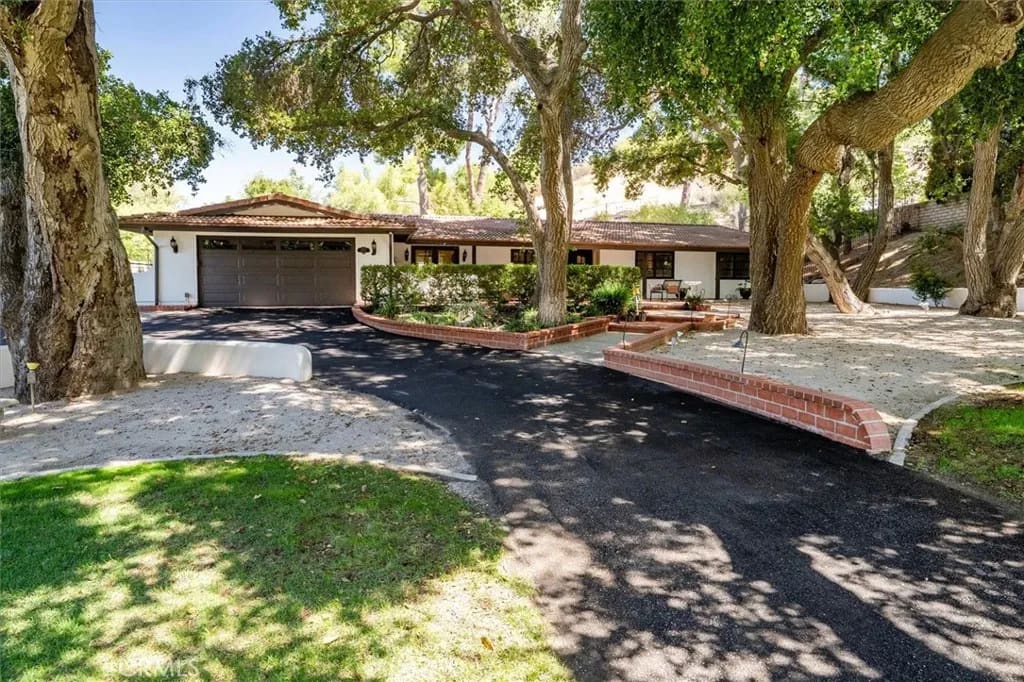 15737 Warm Springs, Canyon Country, California, 91387