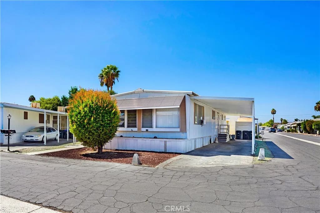 332 N Lyon 107, Hemet, California, 92543