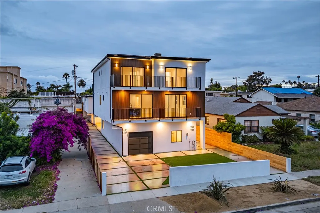1525 S Carmelina, Los Angeles, California, 90025