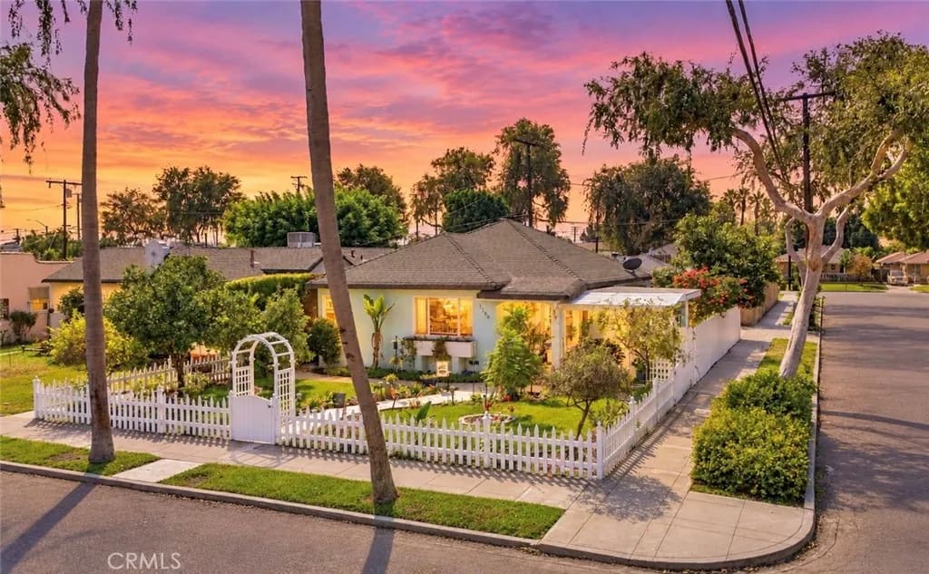 1100 E Whiting Avenue, Fullerton, California, 92831