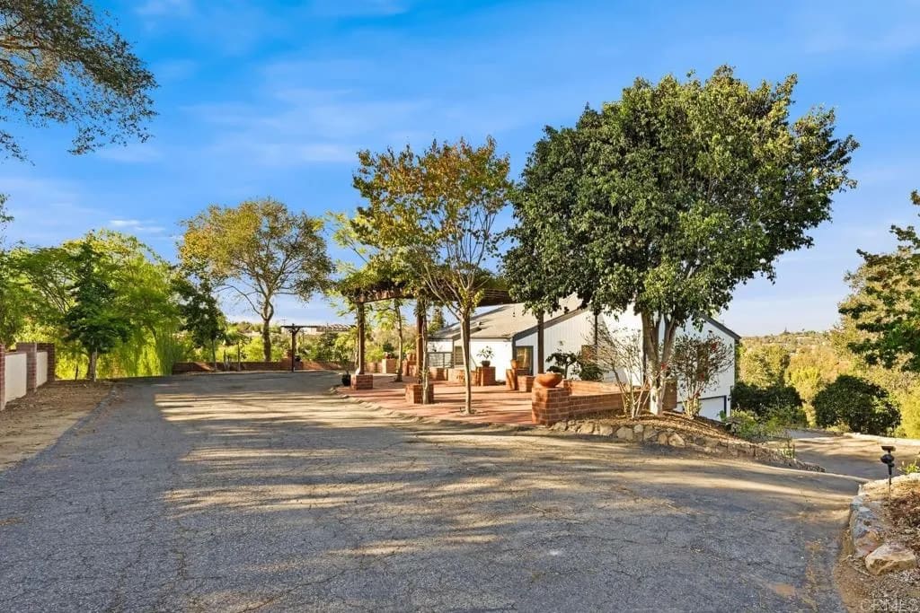 335 Morro Hills Road, Fallbrook, California, 92028
