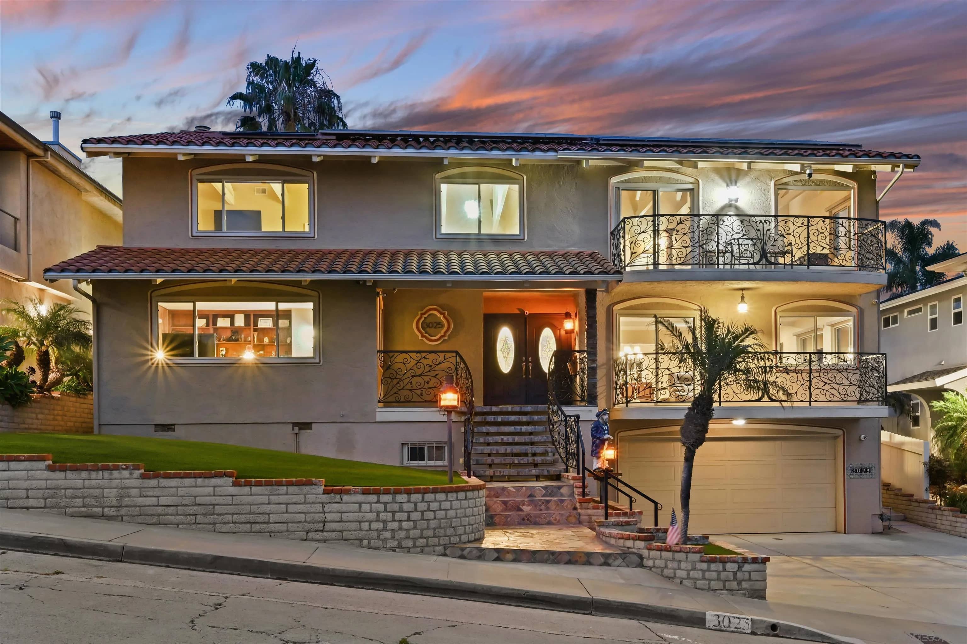 3025 Chicago, San Diego, California, 92117
