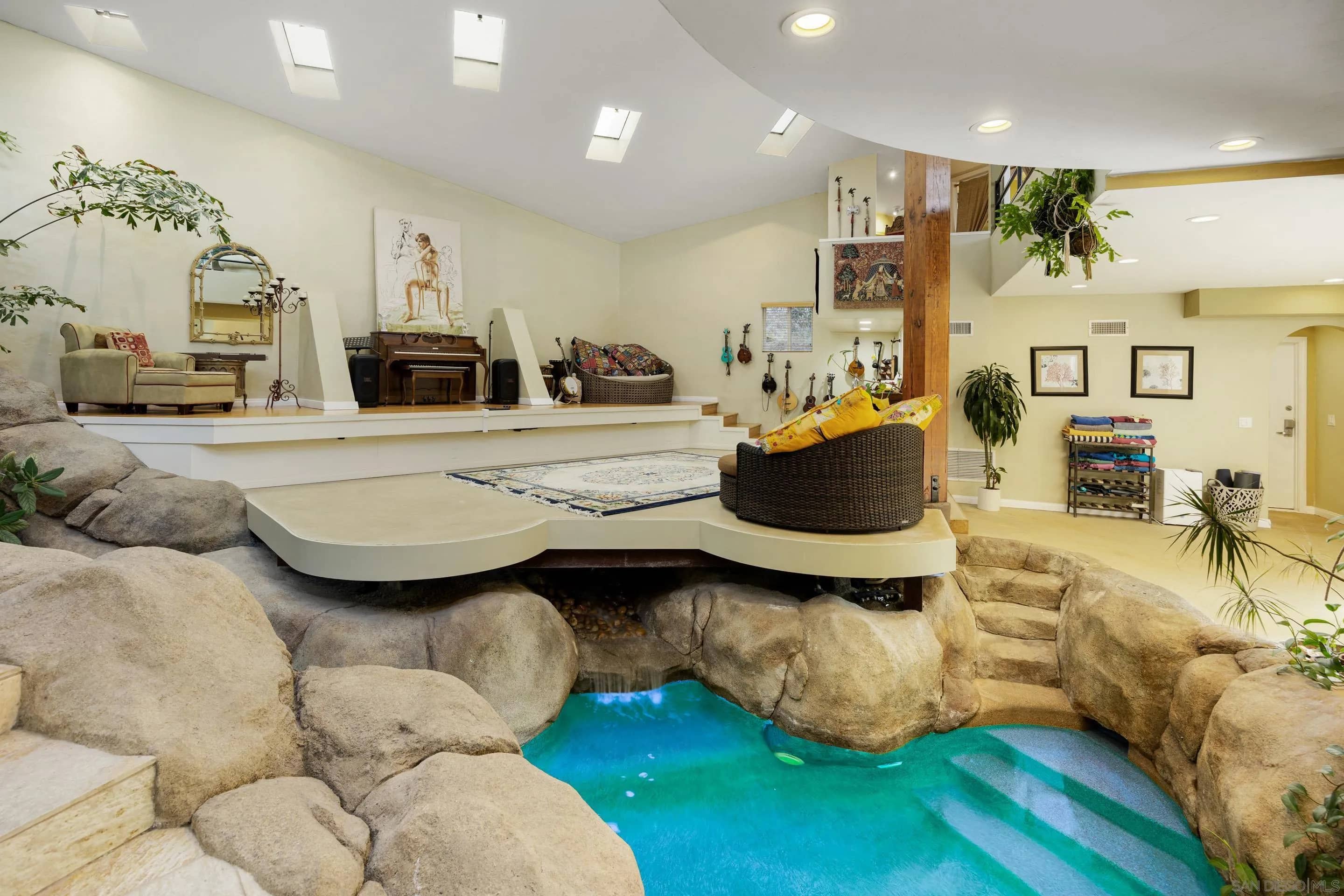 1876 Sefton Place, San Diego, California, 92107