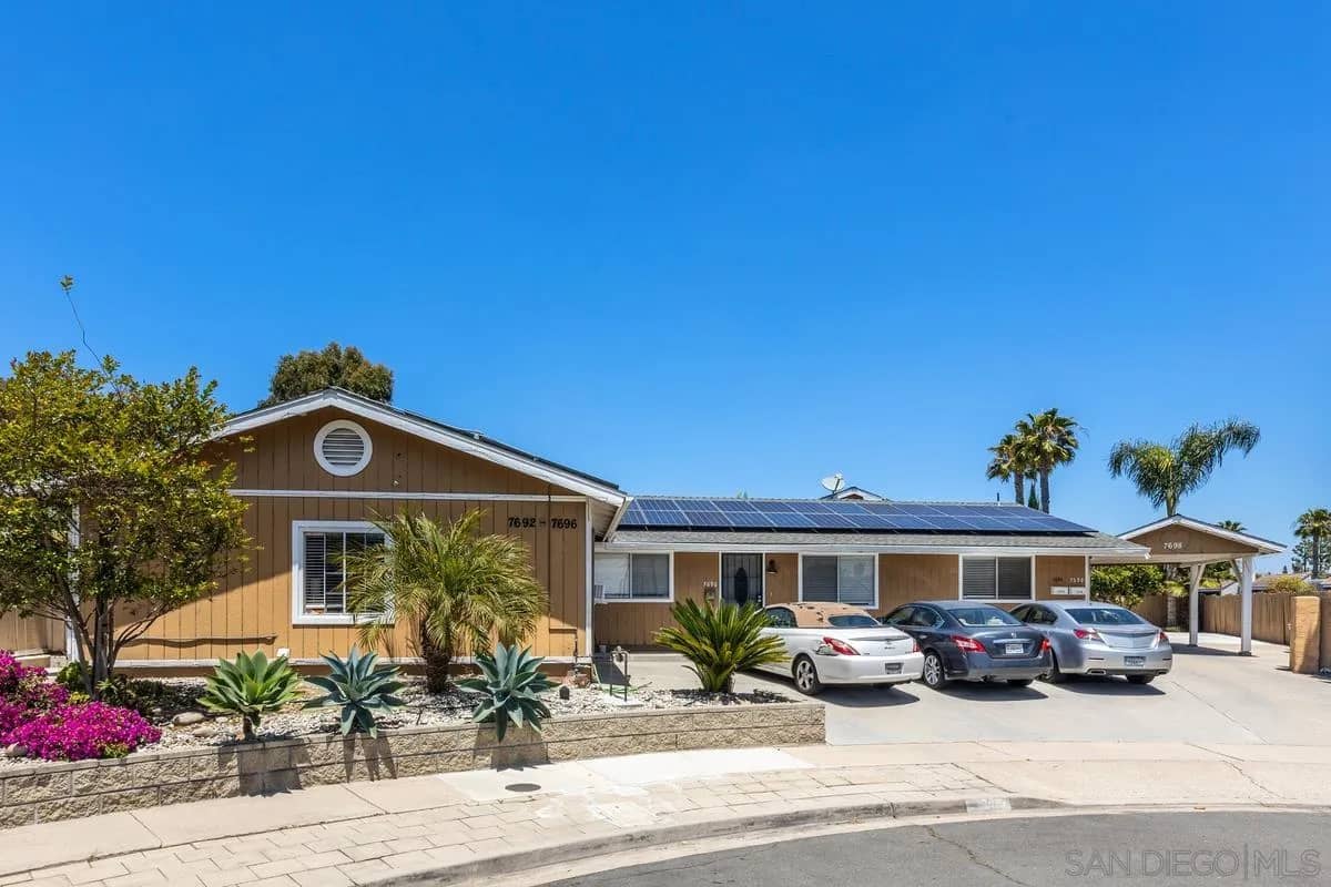 7696 Kiwi St, San Diego, California, 92123