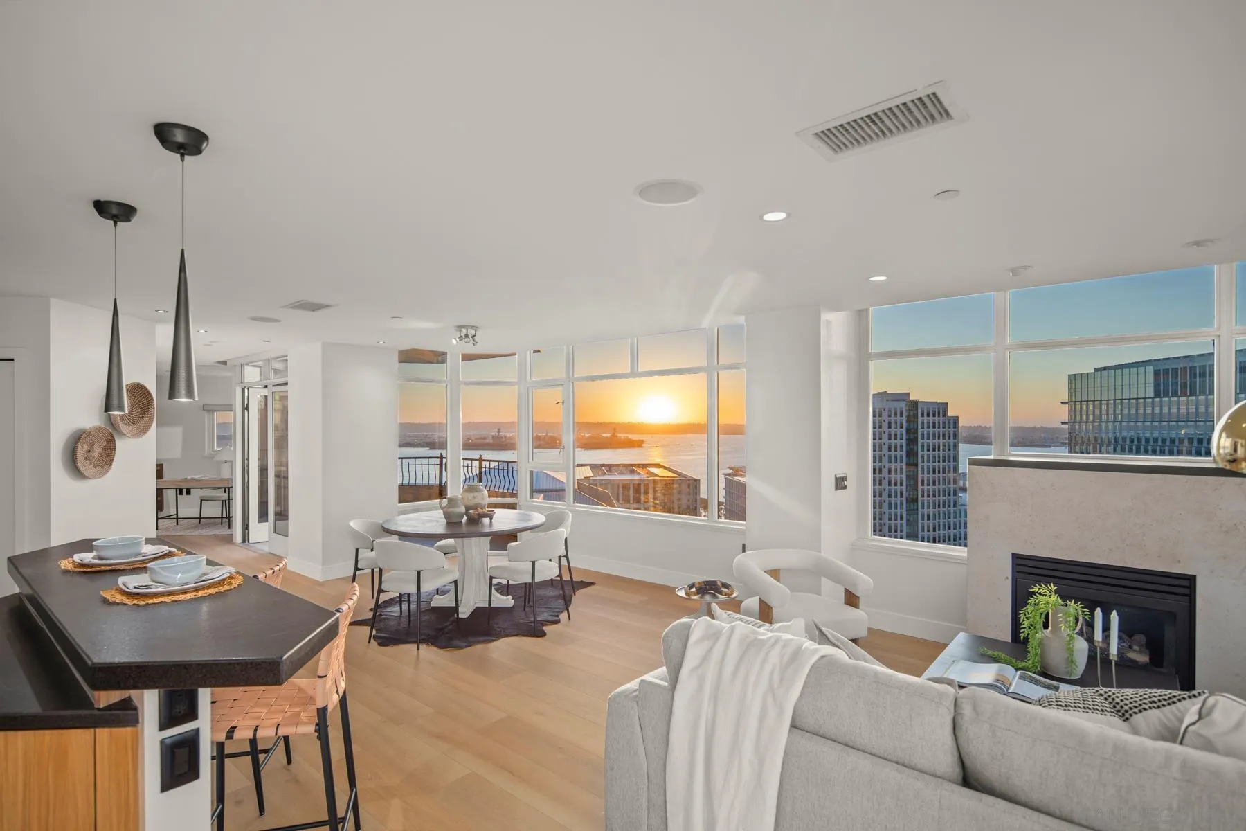 700 W Harbor 2101, San Diego, California, 92101