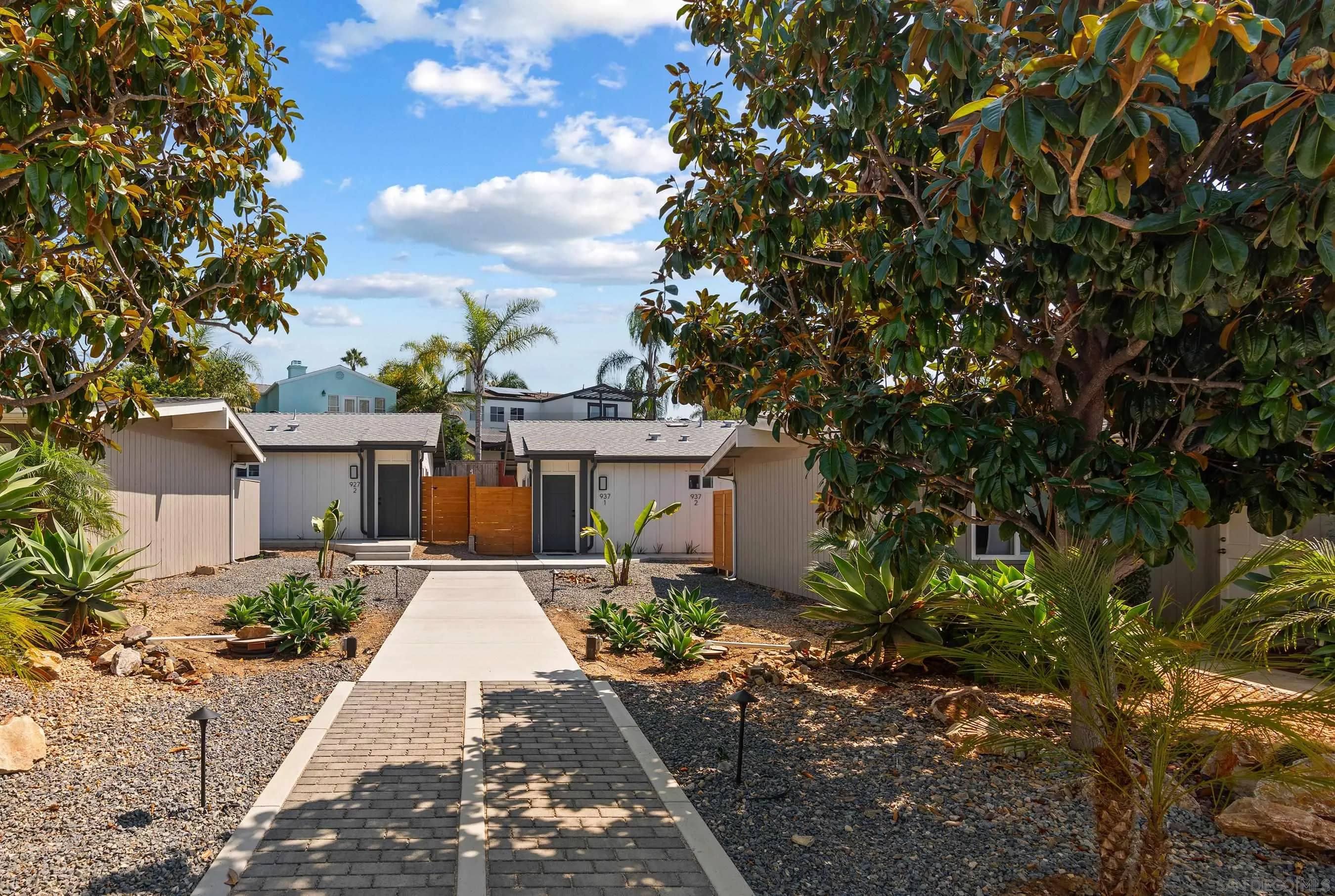 931-937 Regal Rd., Encninitas, California, 92024