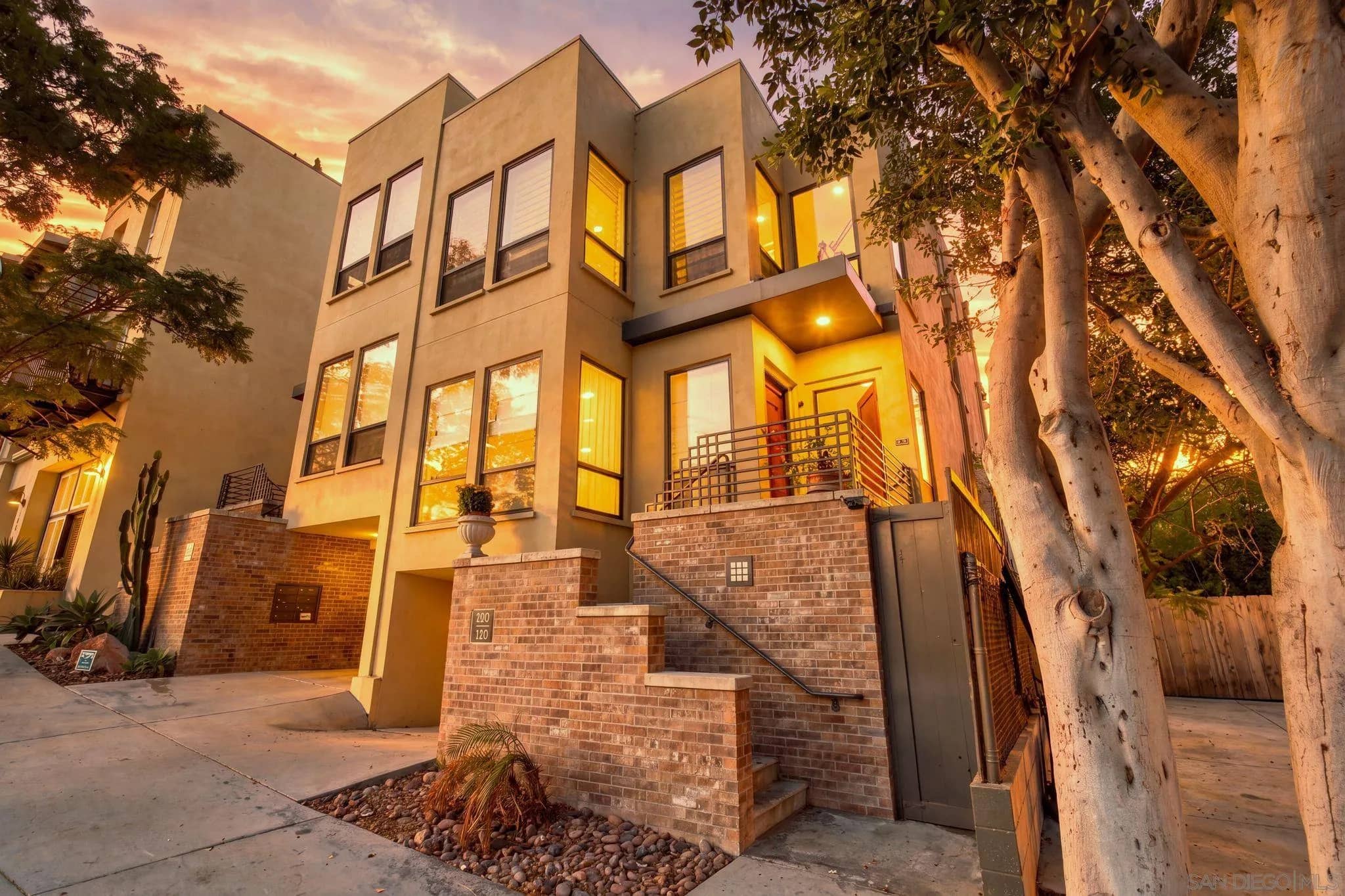 1527 9th Ave, San Diego, California, 92101