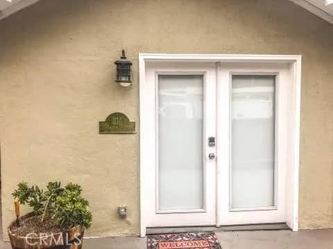 214 Walnut Avenue, Huntington Beach, California, 92648