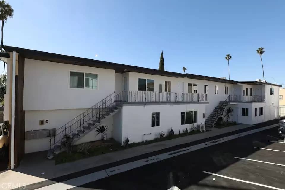 1441 S Cloverdale, Los Angeles, California, 90019
