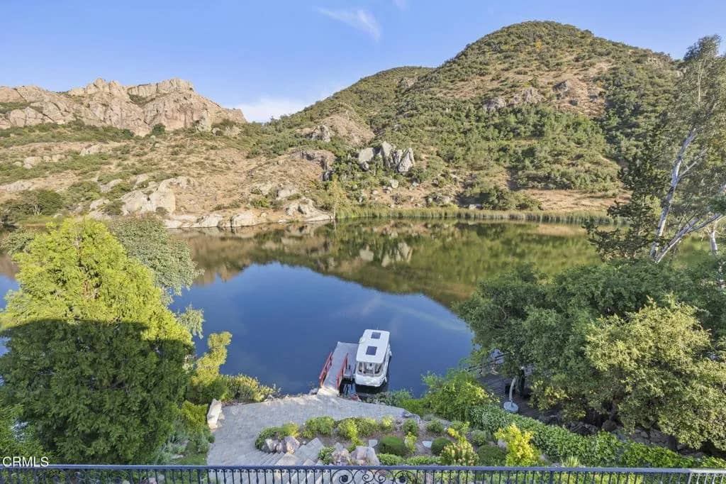 2112 Trentham Road, Westlake Village, California, 91361