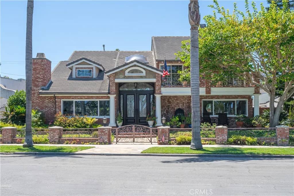 920 11th, Huntington Beach, California, 92648