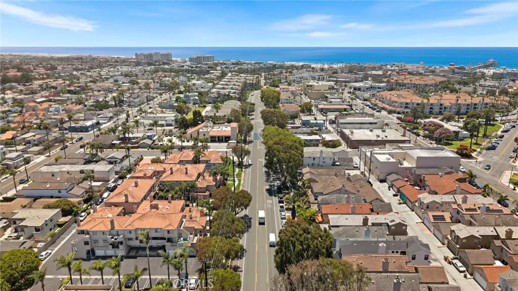 606 Lake Street 23, Huntington Beach, California, 92648