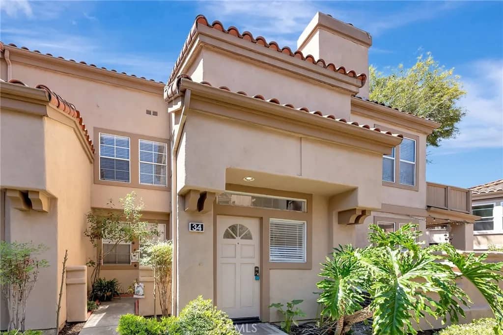 34 Magellan Aisle, Irvine, California, 92620