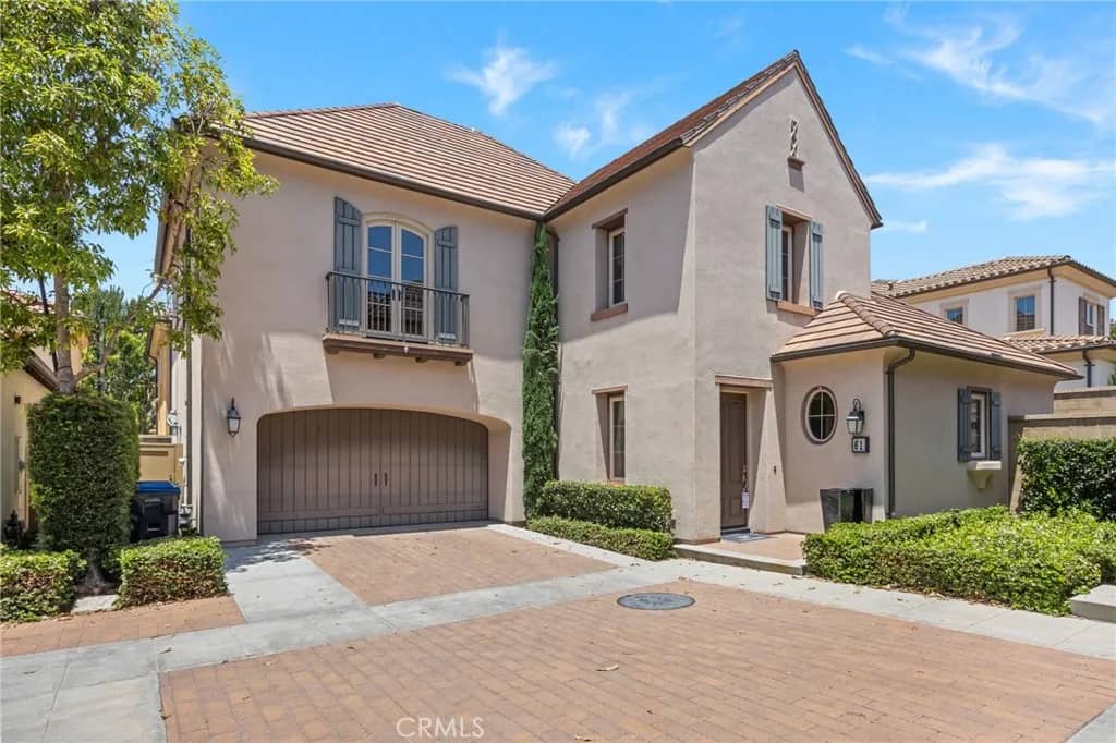 61 Bloomington, Irvine, California, 92620