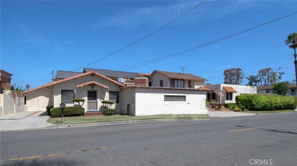 2209 Elden Avenue, Costa Mesa, California, 92627