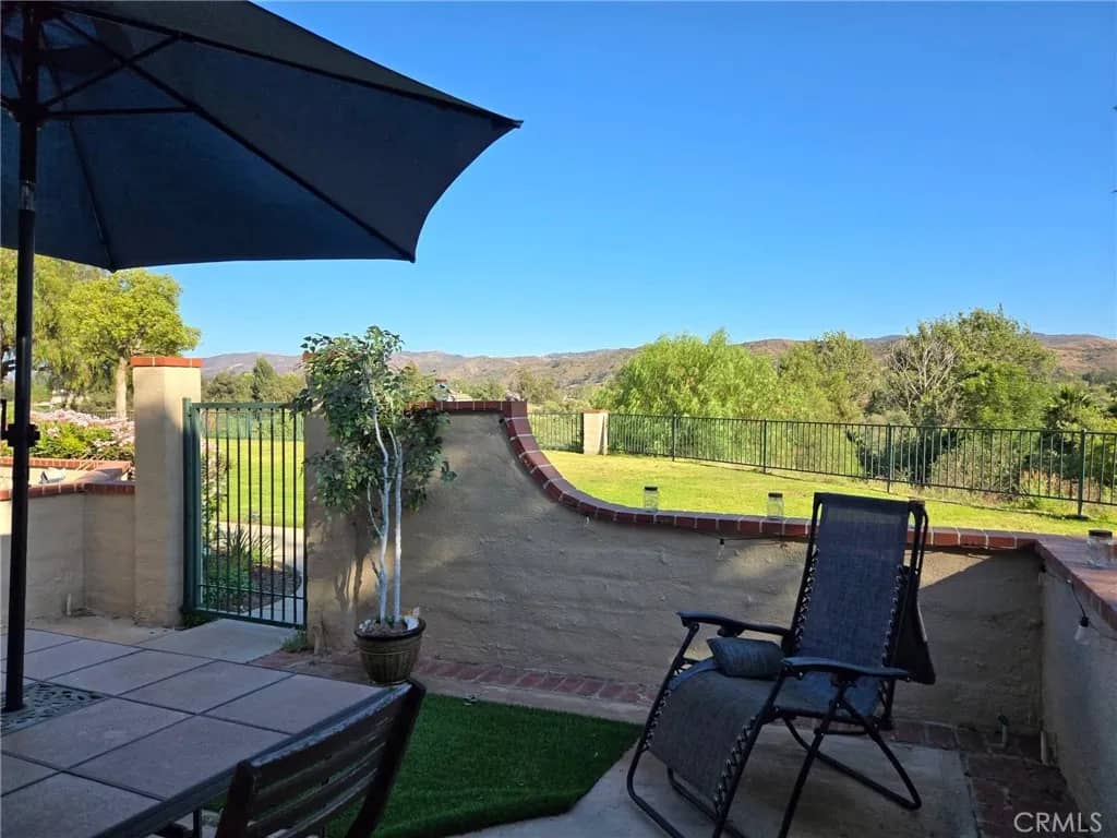 236 Country Club Drive B, Simi Valley, California, 93065